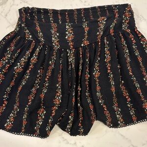 Floral Patterned Black Skirt